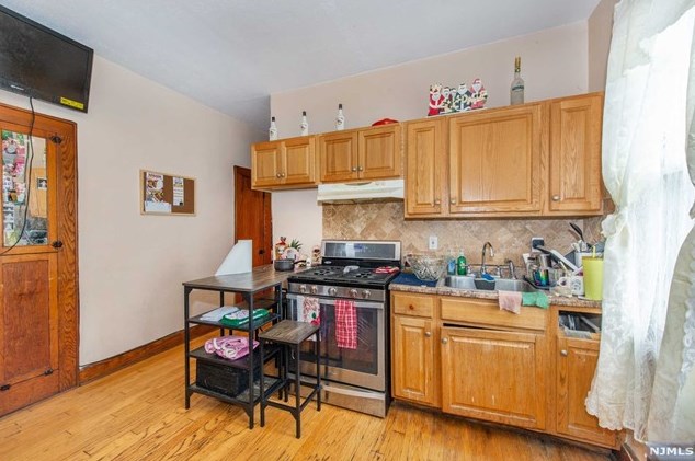 451 Hazel St, Clifton NJ  07011-2818 exterior