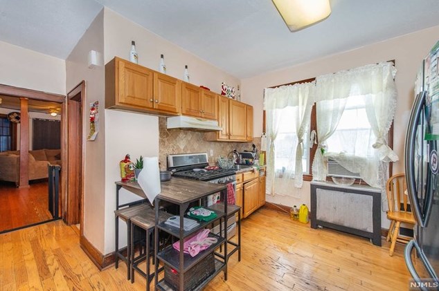 451 Hazel St, Clifton NJ  07011-2818 exterior