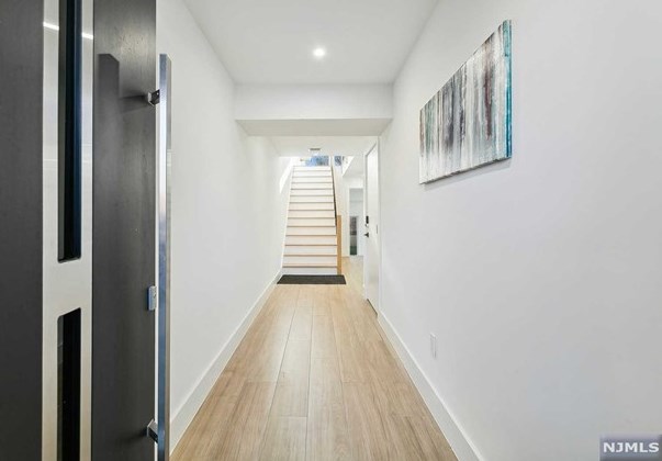 688 Palisade Ave, Cliffside Park NJ  07010-3108 exterior