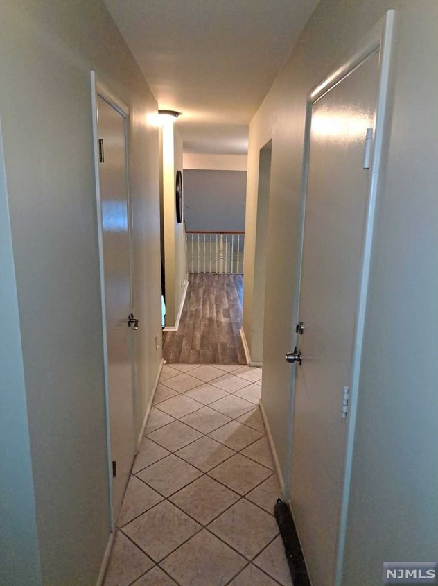 46 Manchester Ln #c, West Milford Lakes, NJ