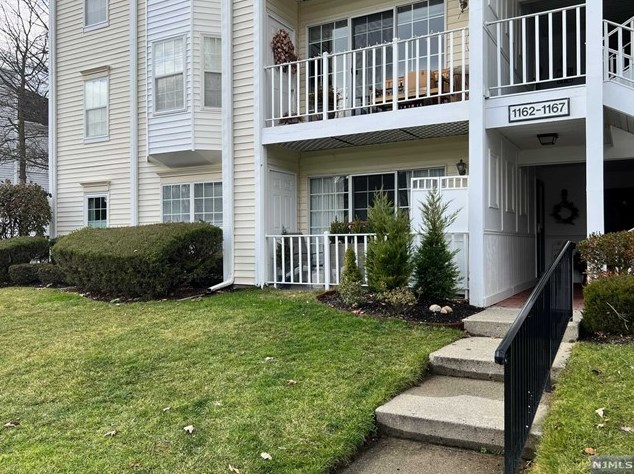 1162 Sycamore Ln, Mahwah, NJ 07430
