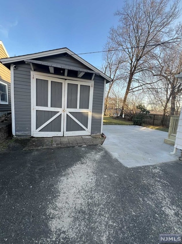 104 Cottage St, Midland Pk, NJ 07432