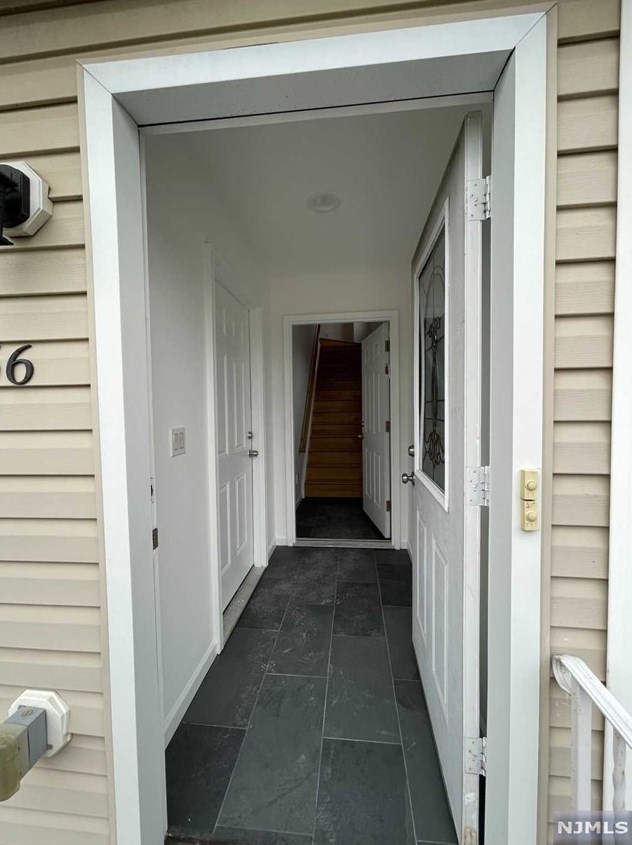556 Broad Ave #1st Fl, Ridgefield, NJ 07657