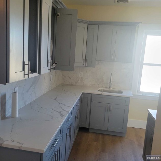102 Cedar St, Outwater, NJ 07026