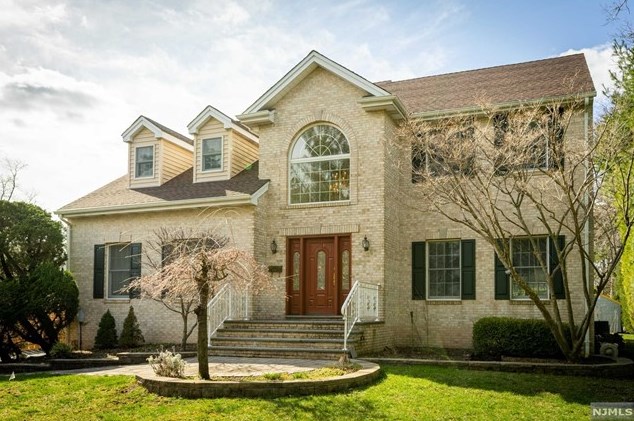 281 County Rd, Cresskill, NJ 07626