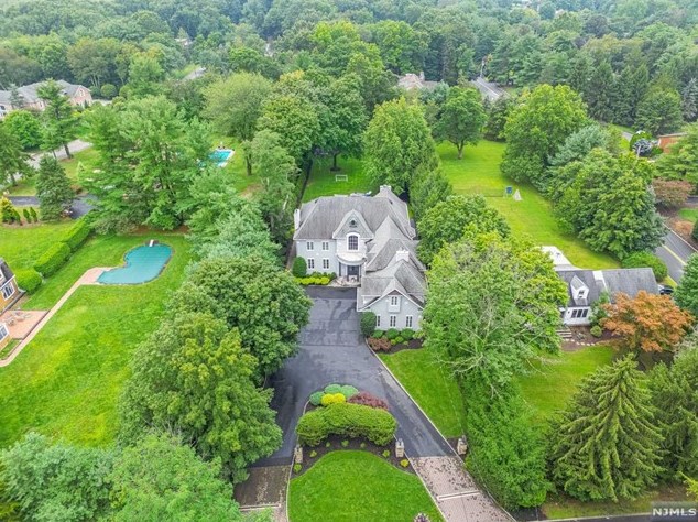 1080 Franklin Lake Rd, Franklin Lakes, NJ 07417