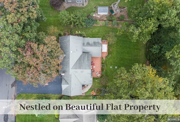 292 Martom Rd, Wyckoff, NJ 07481