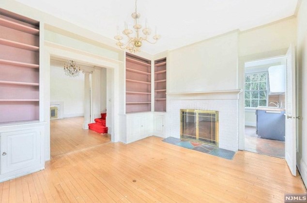 125 Hudson Ave, Tenafly NJ 07670-1039 exterior