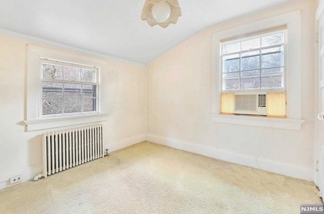 125 Hudson Ave, Tenafly NJ 07670-1039 exterior