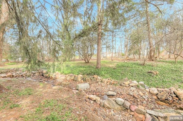 125 Hudson Ave, Tenafly NJ 07670-1039 exterior