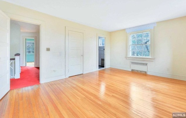 125 Hudson Ave, Tenafly NJ 07670-1039 exterior