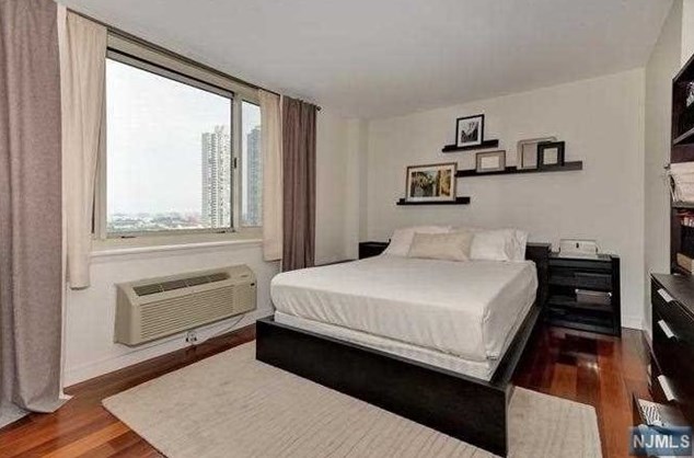 20 2nd St #2002, Jersey City, NJ 07302