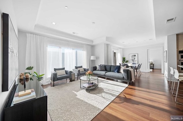 150 Henley Pl #411, Union City, NJ 07086