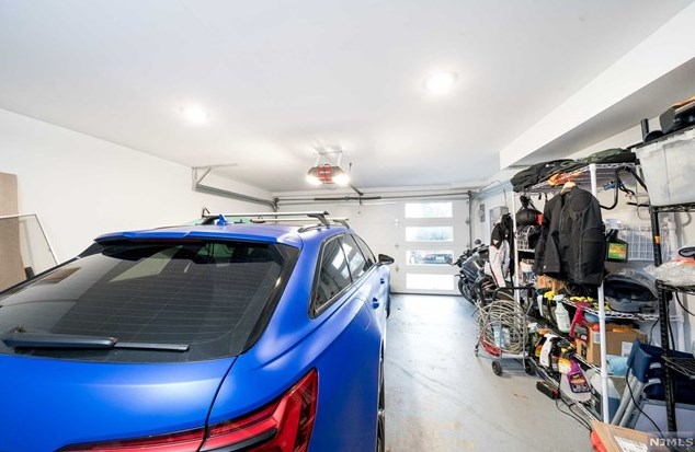 496 Undercliff Ave, Edgewater NJ  07020-1215 exterior