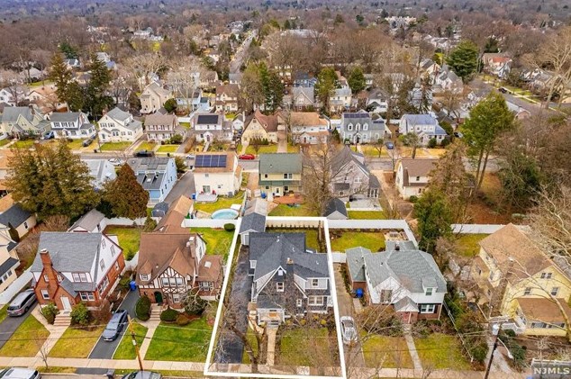 417 Mountain View Rd, Englewood, NJ 07631-1617