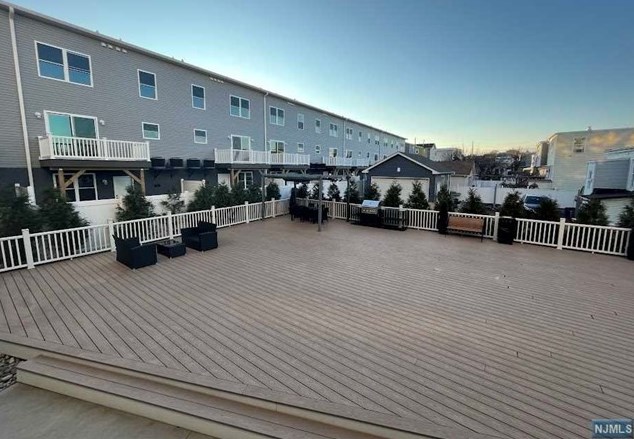 300 Hoyt St #311, Kearny, NJ 07032