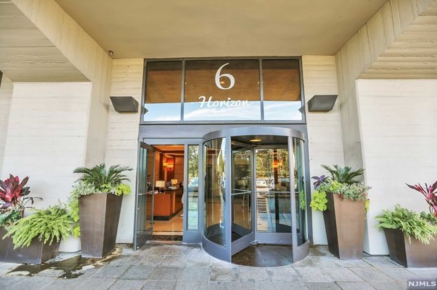 6 Horizon Rd #410, West Fort Lee, NJ 07024