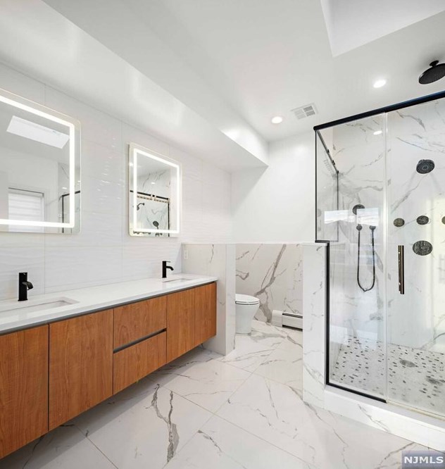 77 Washington Ave, Cliffside Park NJ  07010-3026 exterior