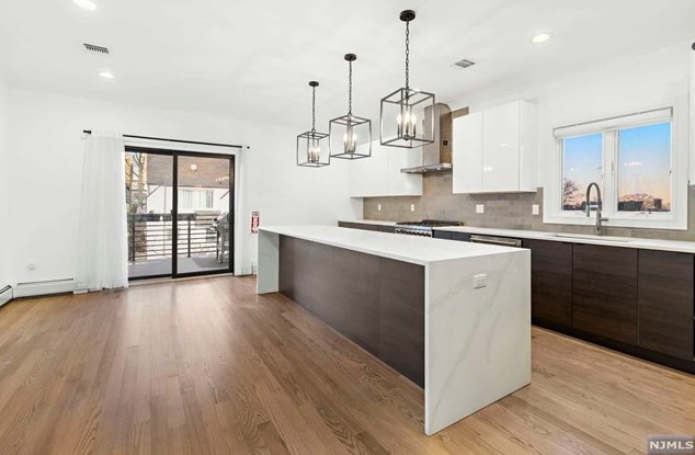 77 Washington Ave, Cliffside Park, NJ 07010