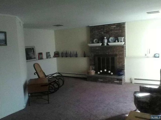 48 Legion Pl, Paramus, NJ 07652