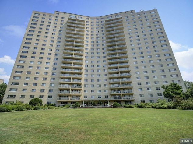 377 S Harrison St #5l, East Orange, NJ 07018