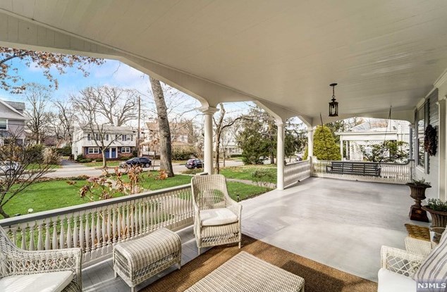 227 Woodside Ave, Ridgewood, NJ 07450