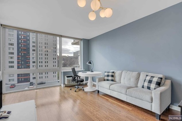 803 Hudson Park, Edgewater, NJ 07020
