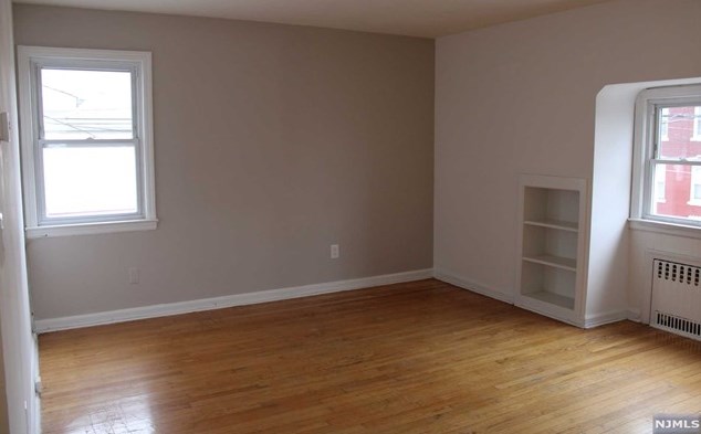 211 5th St, Fairview, NJ 07022