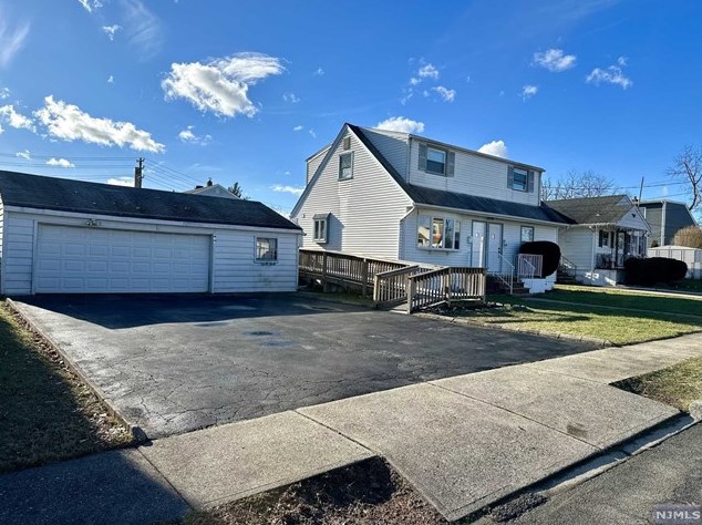 6 Falmouth Ave #1-st Floor, Elmwood Park, NJ 07407