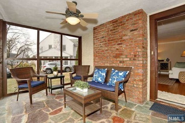 27 Oak Knoll Rd, Ridgewood, NJ 07452