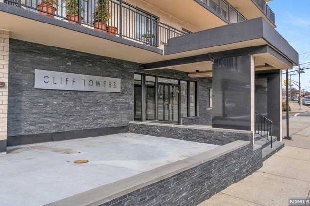 233 12th St Apt 3h, Palisades Park, NJ