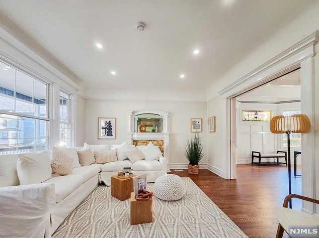 23-25 Oakland Terrace, Newark, NJ 07106