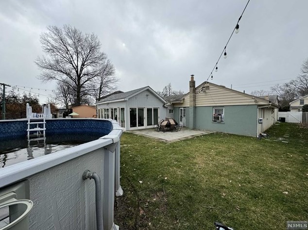 32 Maiden Ln, Little Ferry NJ 07643-2136 exterior