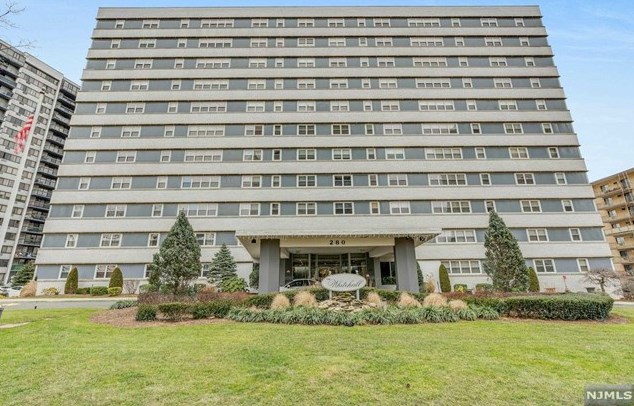 280 Prospect Ave #8o, Hackensack, NJ 07601