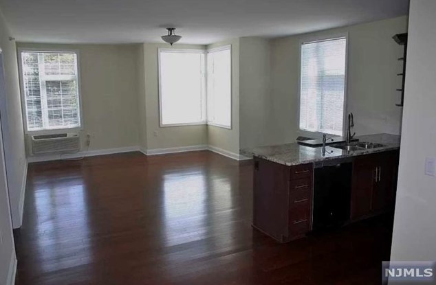 615 Palisade Ave #1, Cliffside Park, NJ 07010