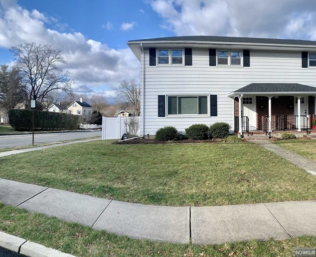 12 Maple Ave, Waldwick, NJ 07463