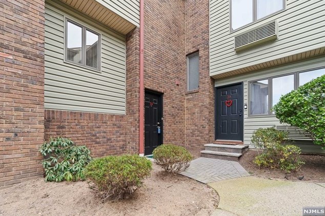 115 Coles Ave #1d, Hackensack, NJ