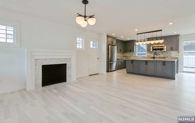 8 Henry St, Tenafly, NJ 07670