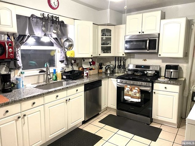 7 Westminster Pl, Outwater NJ  07026-1322 exterior