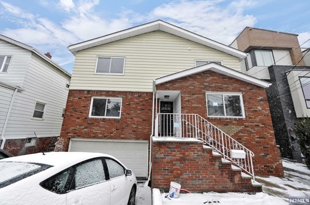 138 Pine St #1, Cliffside Park, NJ 07010