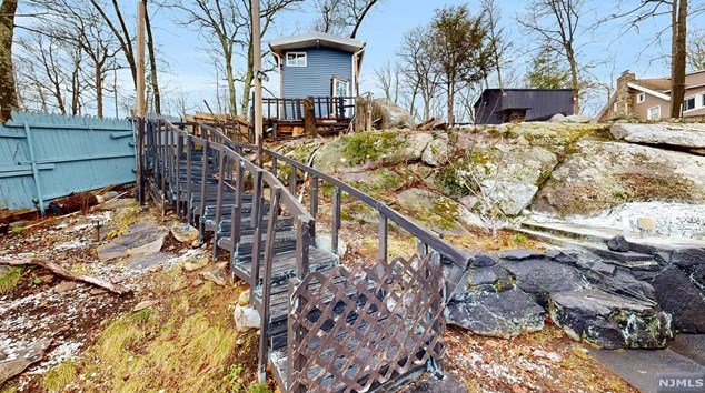 257 Waconia Rd, Barry Lakes, NJ 07422
