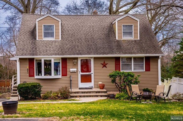 488 Baxter Ave, Wyckoff, NJ 07481