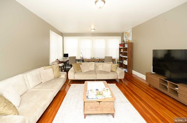 9 Insley Ave, Rutherford, NJ 07070