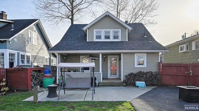 81 Lakeside Ave, Pompton Lakes NJ  07442-1741 exterior