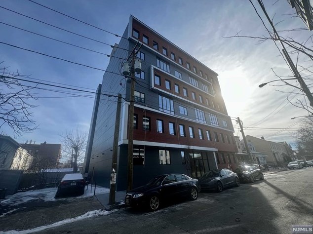 100 Tuers Ave, Jersey City, NJ 07306-3213