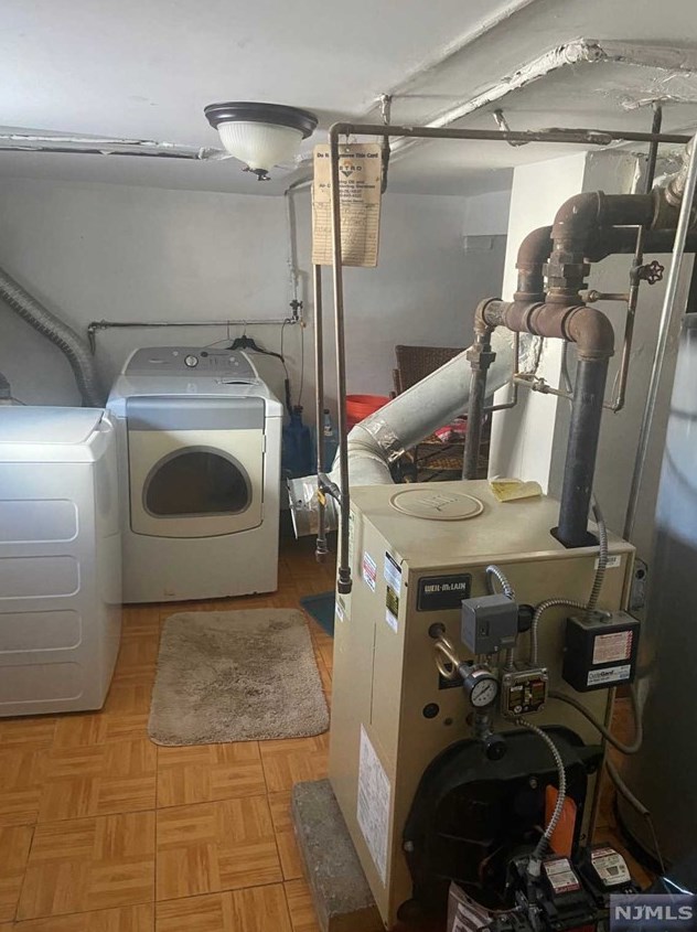 313 James St, Teaneck NJ 07666-3220 exterior