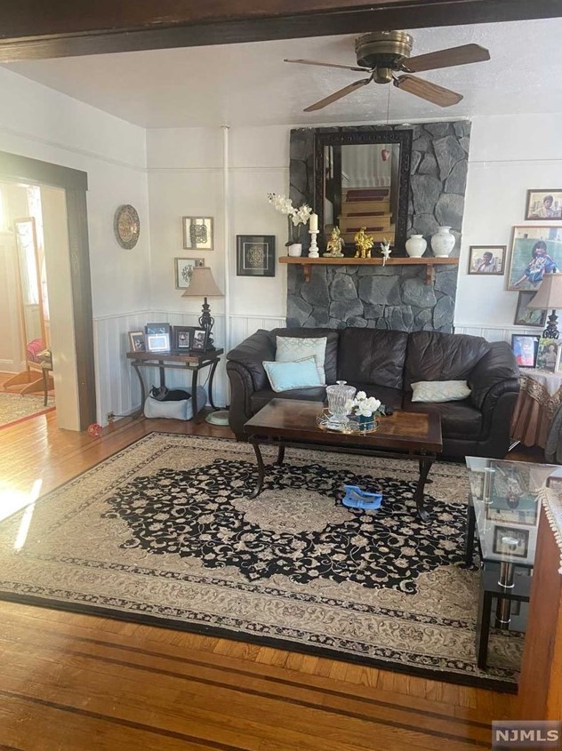 313 James St, Teaneck NJ 07666-3220 exterior