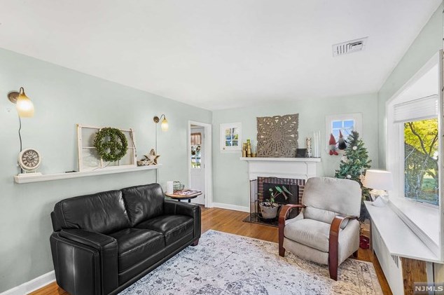 234 Knickerbocker Rd, Closter, NJ 07624