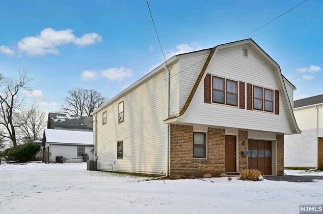 27 Beech St, Hillsdale, NJ 07642
