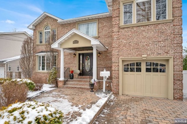 701 Golden Ave, Secaucus, NJ 07094-3116